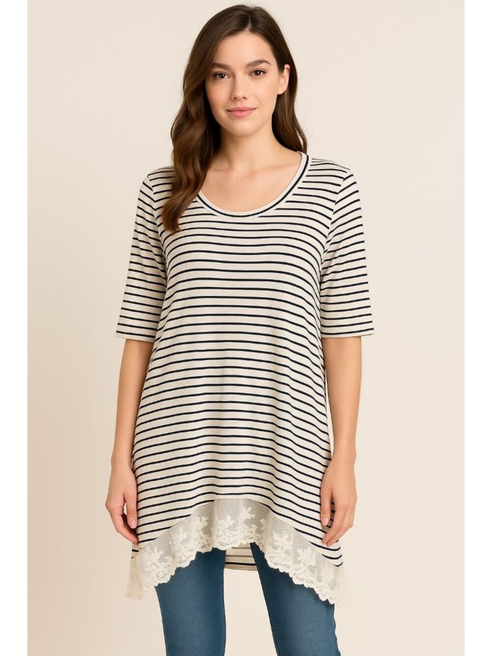 POL Briana High Low Top with Lace Hem Size Small  Scoop neckline Striped print S